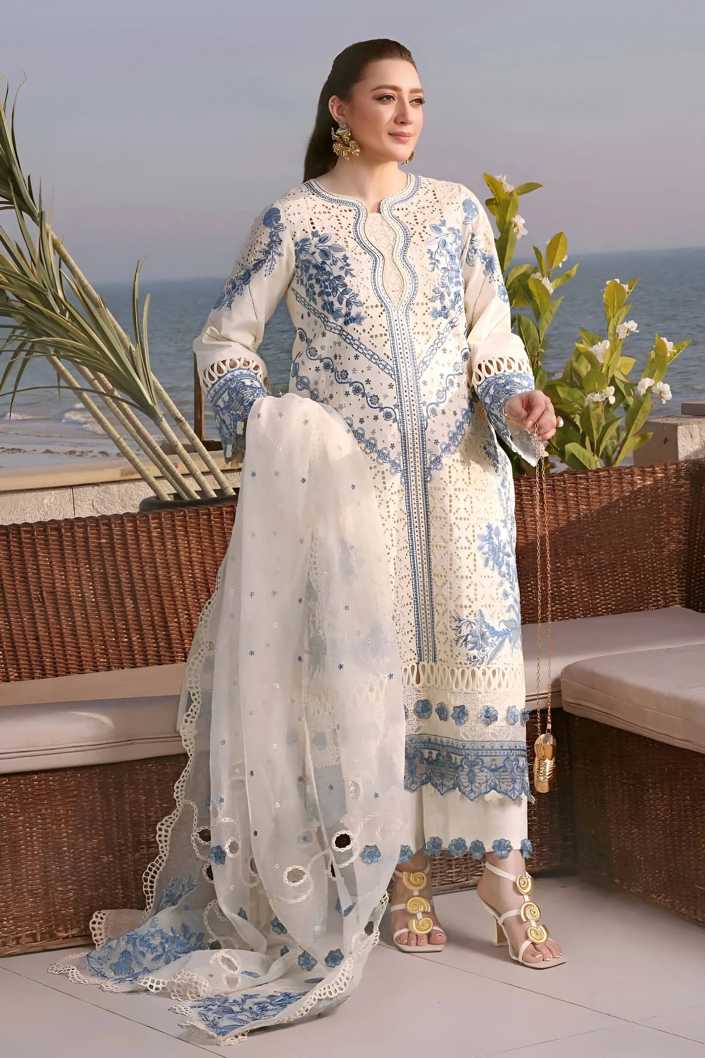 Bellza Luxury Embroidered Lawn Suit