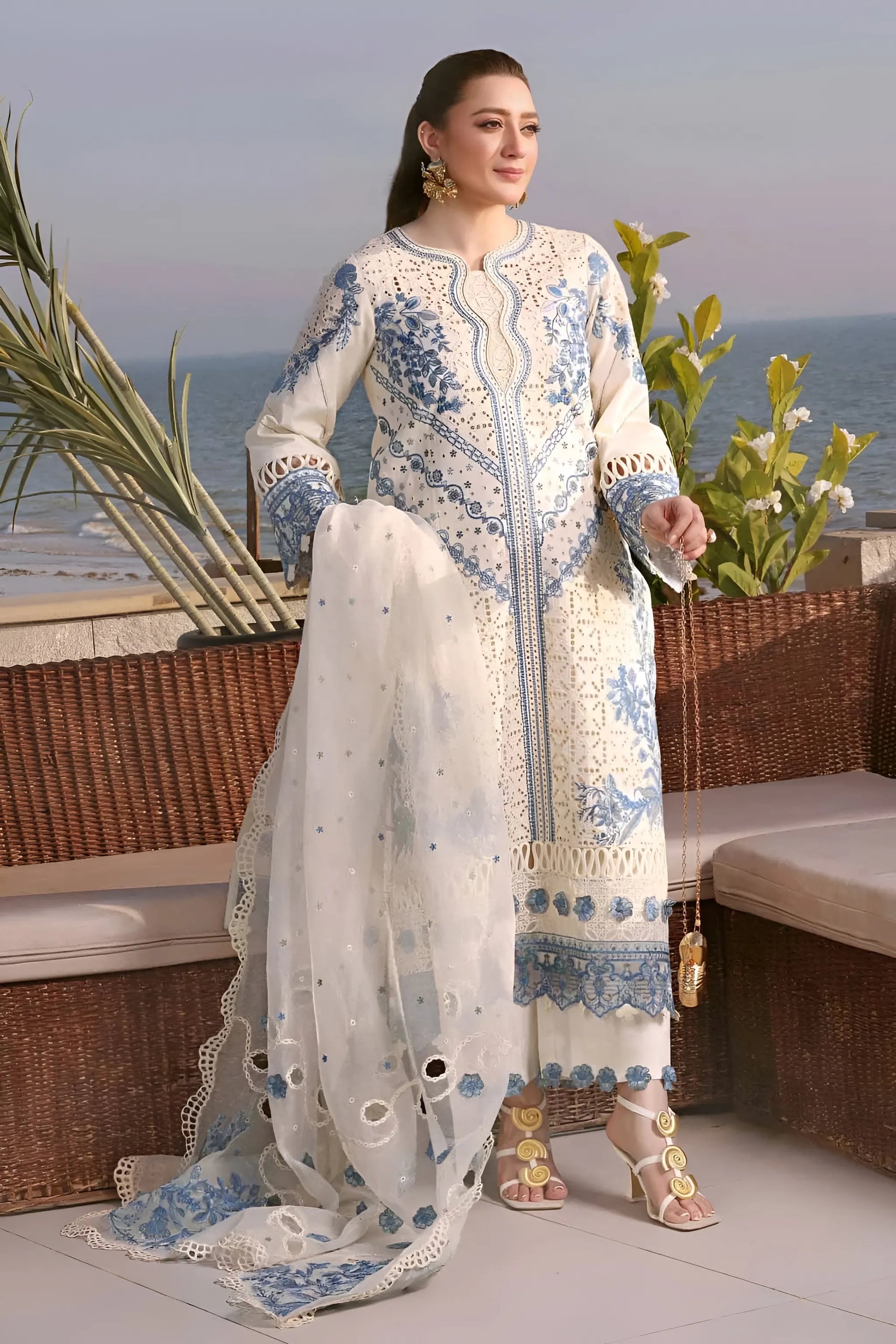 Bellza Luxury Embroidered Lawn Suit