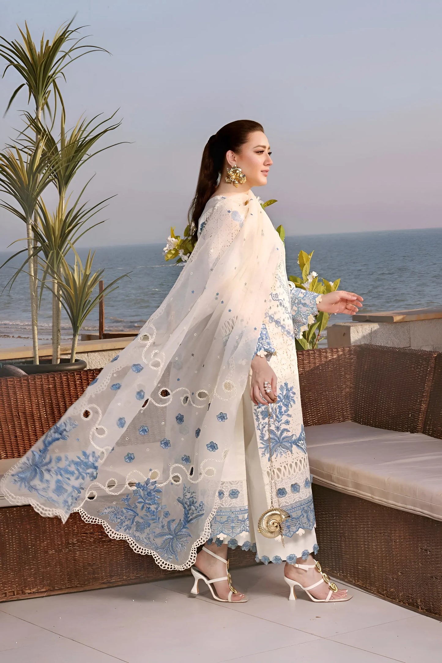 Bellza Luxury Embroidered Lawn Suit